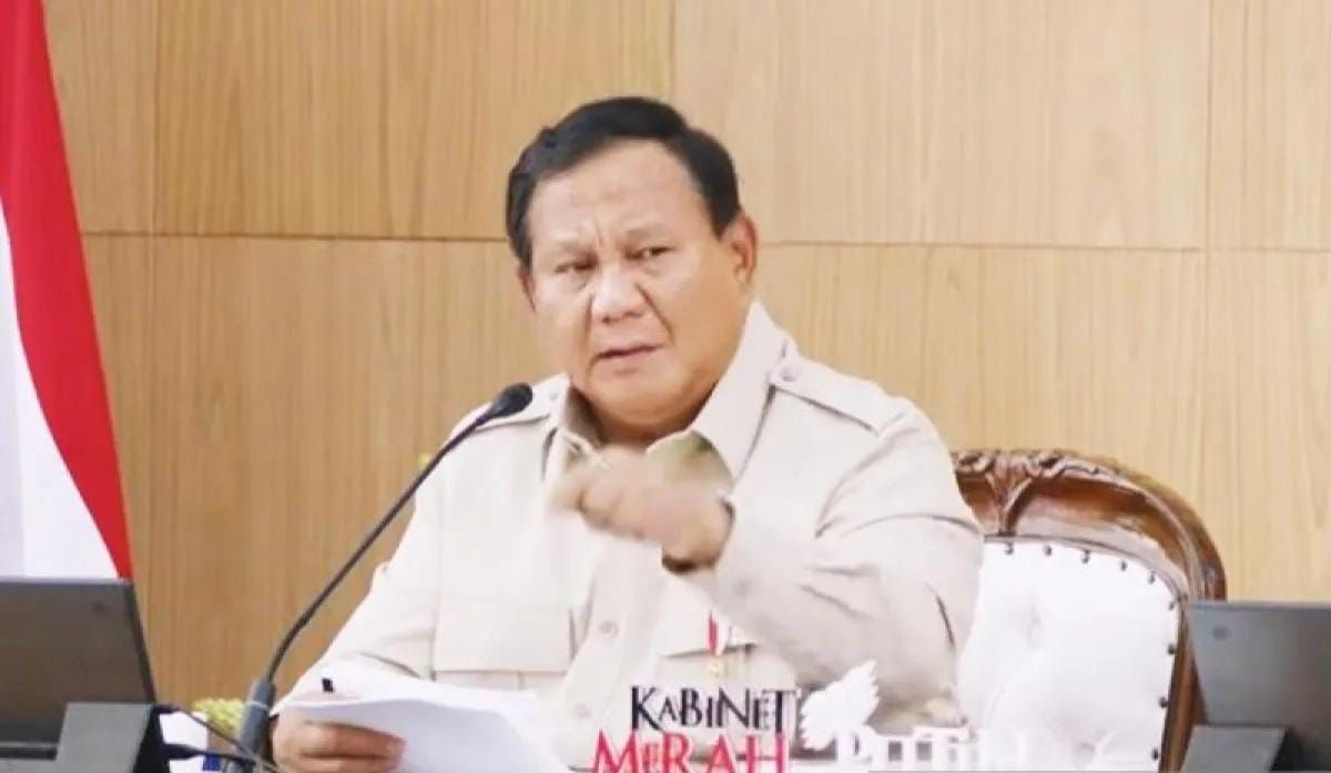 Tangkapan layar - Presiden Prabowo Subianto memberikan arahan dalam retret Kabinet Merah Putih atau taklimat awal tahun di Padepokan Garuda Yaksa, Hambalang, Bogor, Jawa Barat, Selasa 6 Januari 2026. ANTARA/HO-Youtube Sekretariat Presiden/aa. (Handou <b>(Antara)</b>