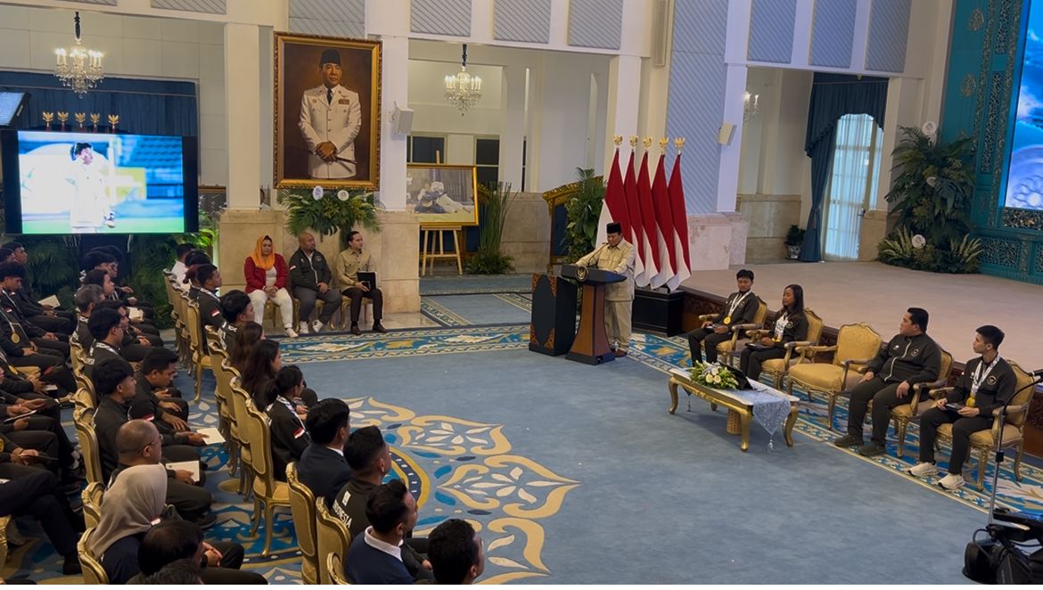 Prabowo Subianto Berikan Bonus/Insentif ke Atlet Sea Games 2025 di Istana Negara <b>(NTVnews)</b>