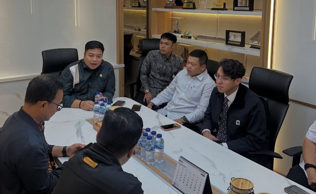 Anggota Komisi VI Fraksi Gerindra, Kawendra Lukistian menjembatani pertemuan antara Pertamina Patra Niaga dan grup musik Wijaya80 menyusul polemik penggunaan karya musik yang dinilai belum sesuai dengan regulasi hak cipta. <b>(dok)</b>