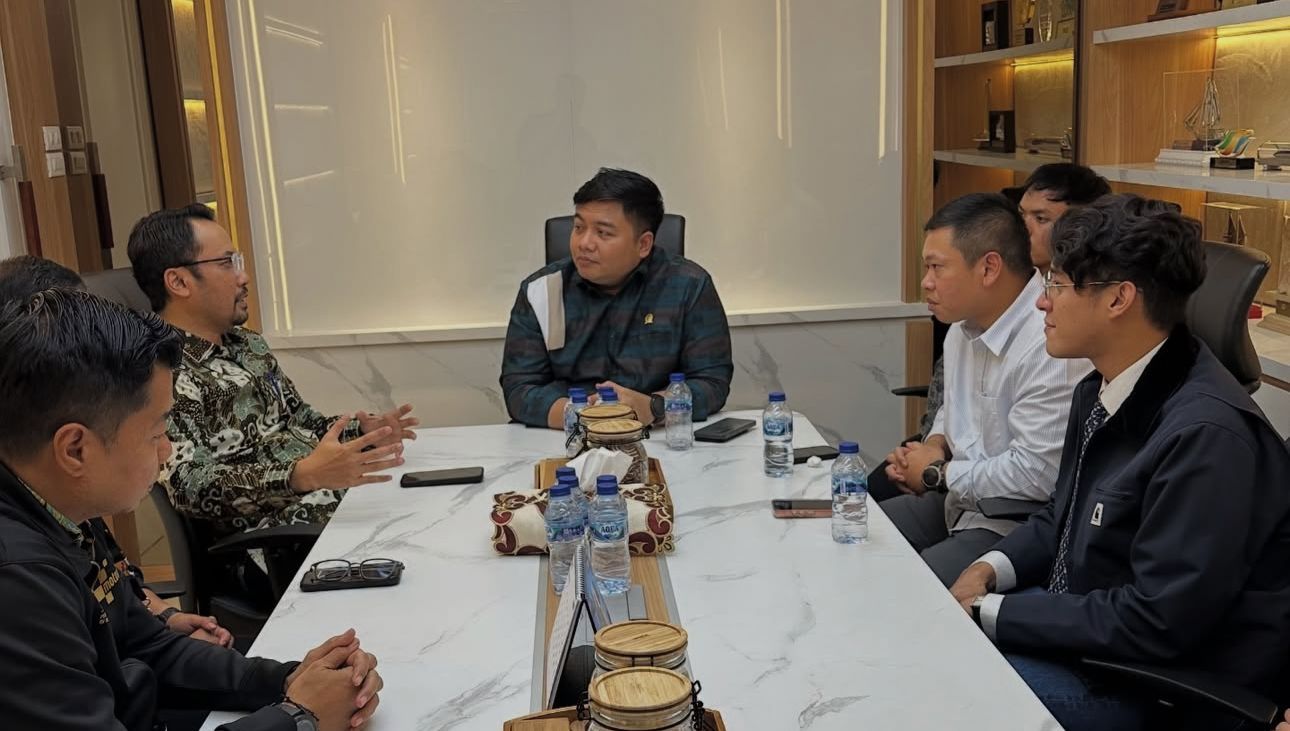 Anggota Komisi VI Fraksi Gerindra, Kawendra Lukistian menjembatani pertemuan antara Pertamina Patra Niaga dan grup musik Wijaya80 menyusul polemik penggunaan karya musik yang dinilai belum sesuai dengan regulasi hak cipta. <b>(dok)</b>