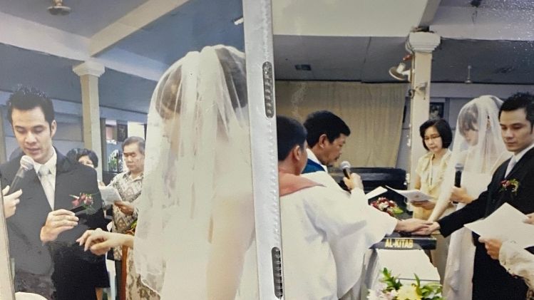 Foto Pernikahan Aurelie dan Roby Tremonti  <b>(NTVNews)</b>