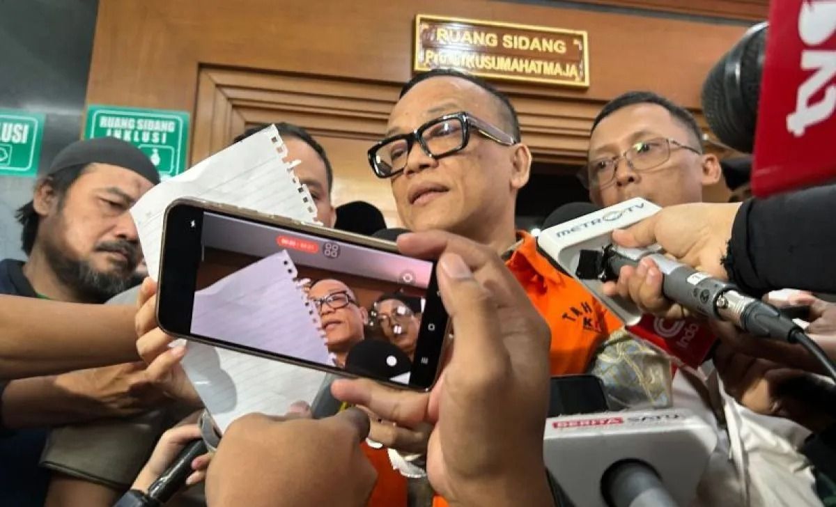 Wakil Menteri Ketenagakerjaan periode 2024&ndash;2025 Immanuel (Noel) Ebenezer Gerungan saat ditemui di sela sidang pembacaan surat dakwaan di Pengadilan Tipikor pada PN Jakpus, Senin, 19 Januari 2026. (ANTARA/Agatha Olivia Victoria) <b>(Antara)</b>