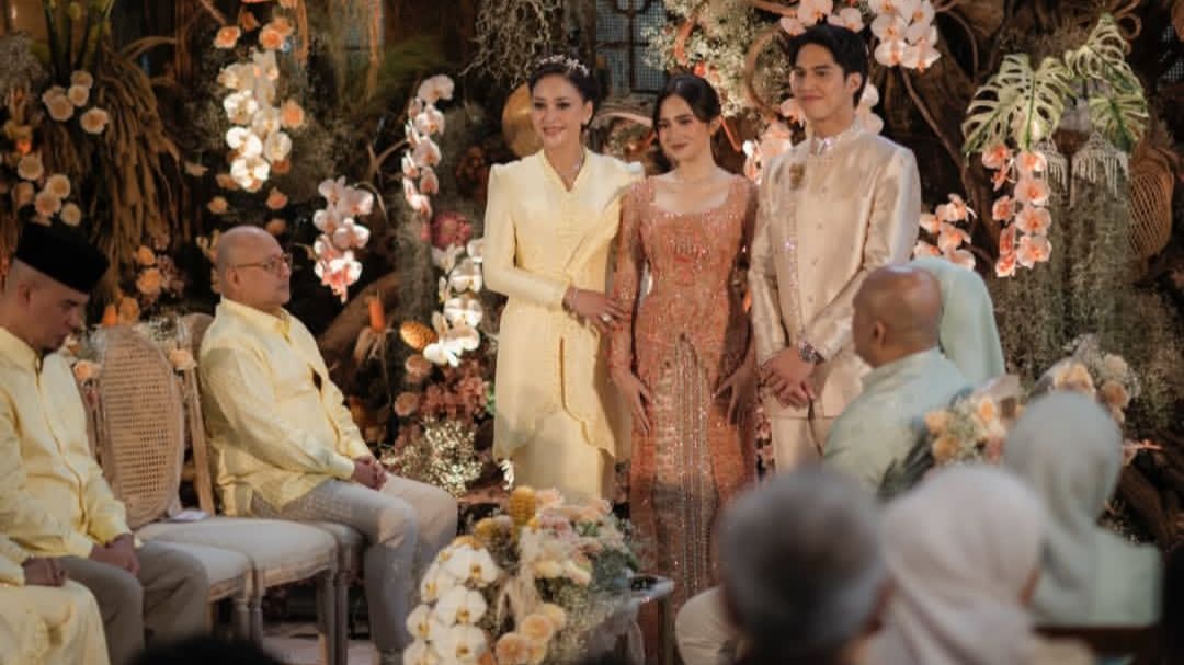 Momen lamaran El Rumi dan Syifa Hadju <b>(Instagram )</b>