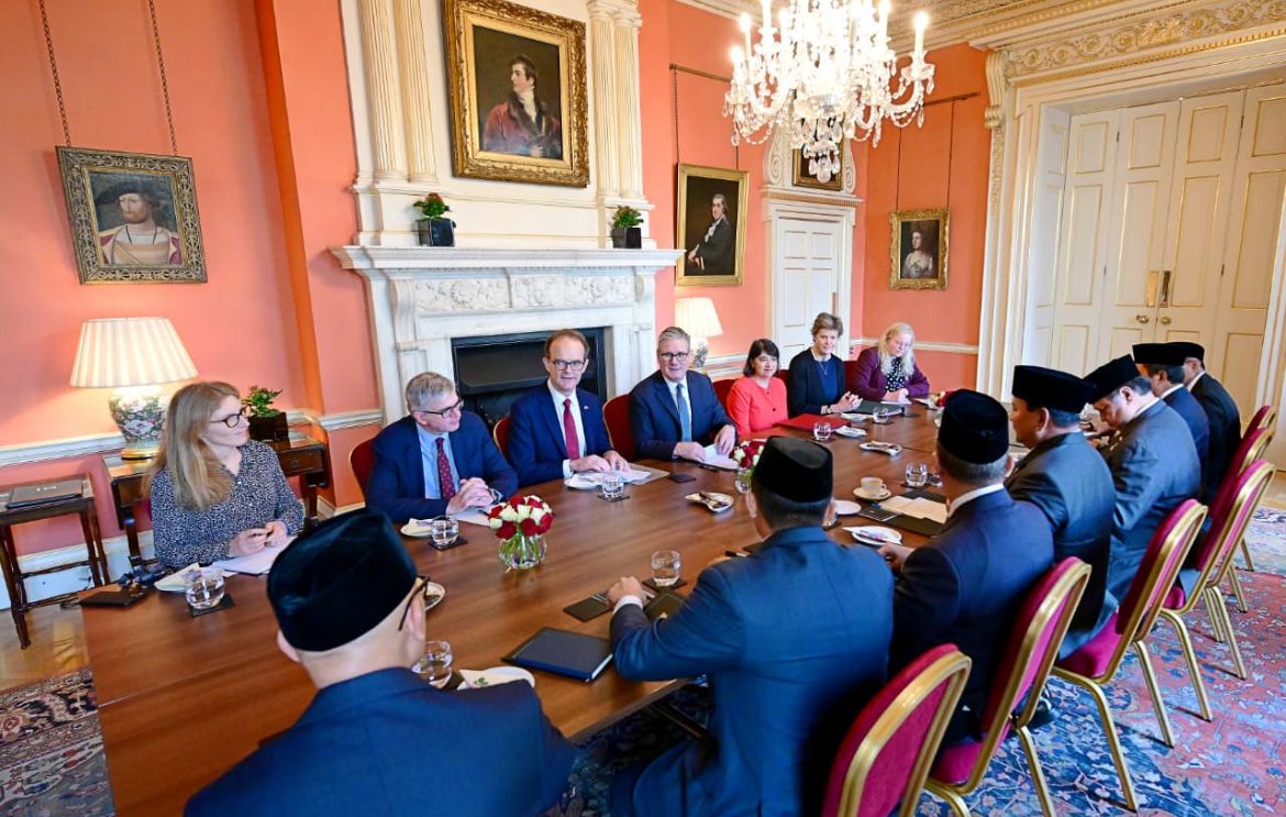 Prabowo Subianto melakukan pertemuan dengan Perdana Menteri (PM) Inggris, Keir Starmer di Kantor PM Inggris, London <b>(Sekretariat Presiden)</b>