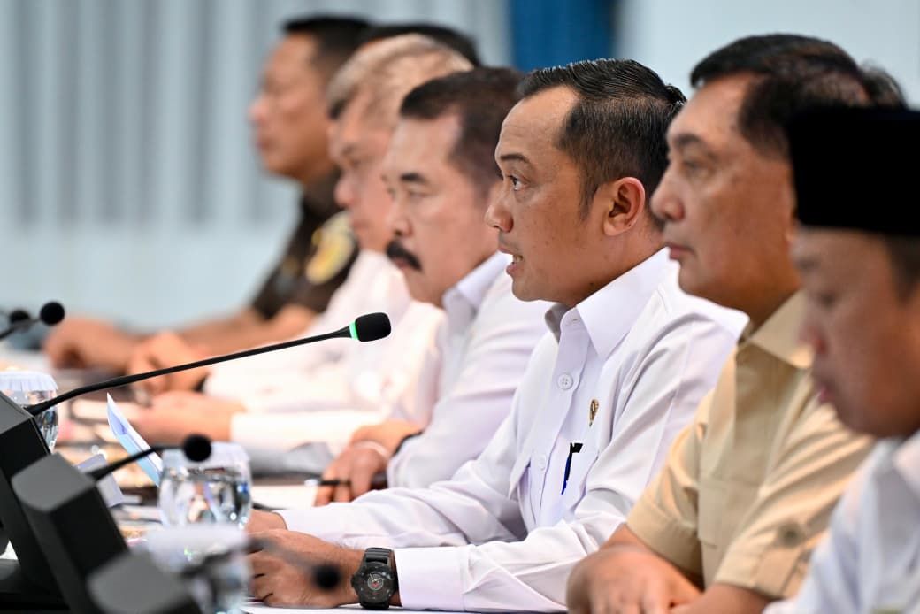 Menteri Sekretaris Negara Prasetyo Hadi pada konferensi pers Satuan Tugas Penertiban Kawasan Hutan (Satgas PKH) di kompleks Istana Kepresidenan Jakarta, Selasa, 20 Januari 2026. <b>(BPMI Setpres)</b>