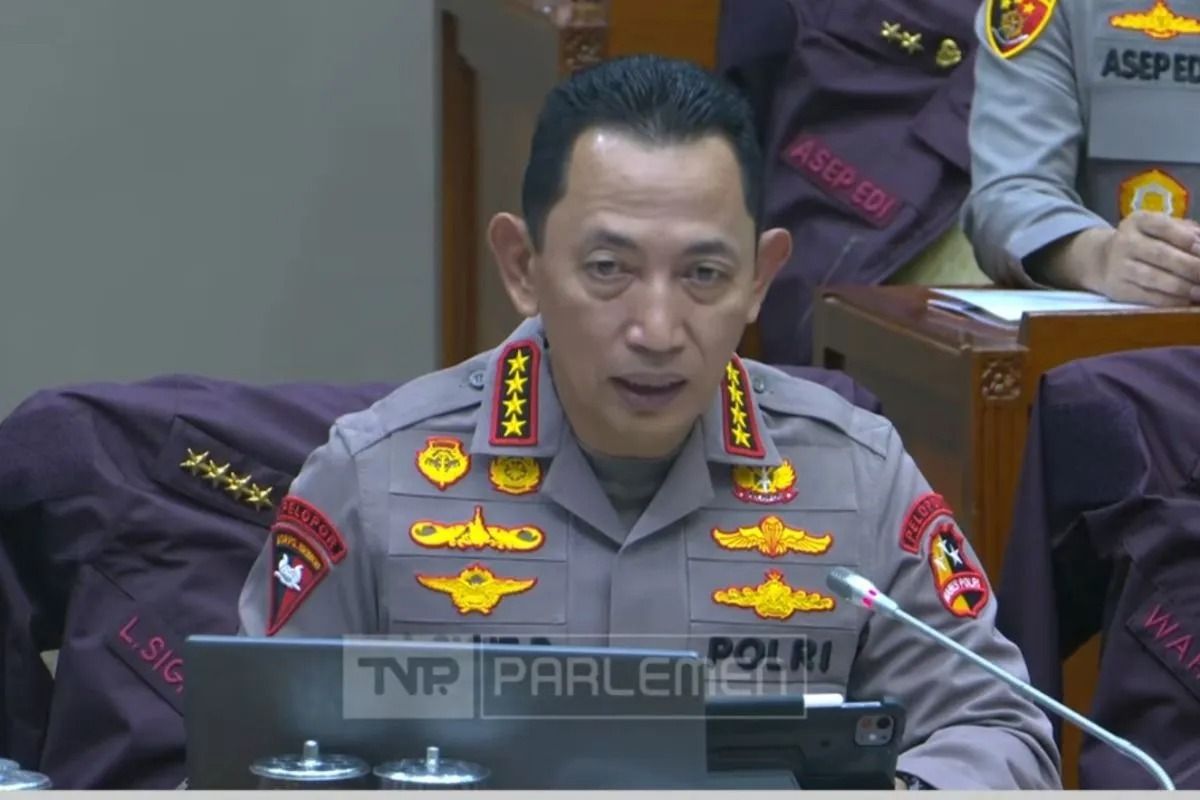 Tangkapan layar - Kapolri Jenderal Pol. Listyo Sigit Prabowo berbicara dalam rapat kerja bersama Komisi III DPR RI di Gedung Parlemen, Senayan, Jakarta, Senin, 26 Januari 2026. ANTARA/YouTube/TVR Parlemen/Nadia Putri Rahmani. <b>(Antara)</b>