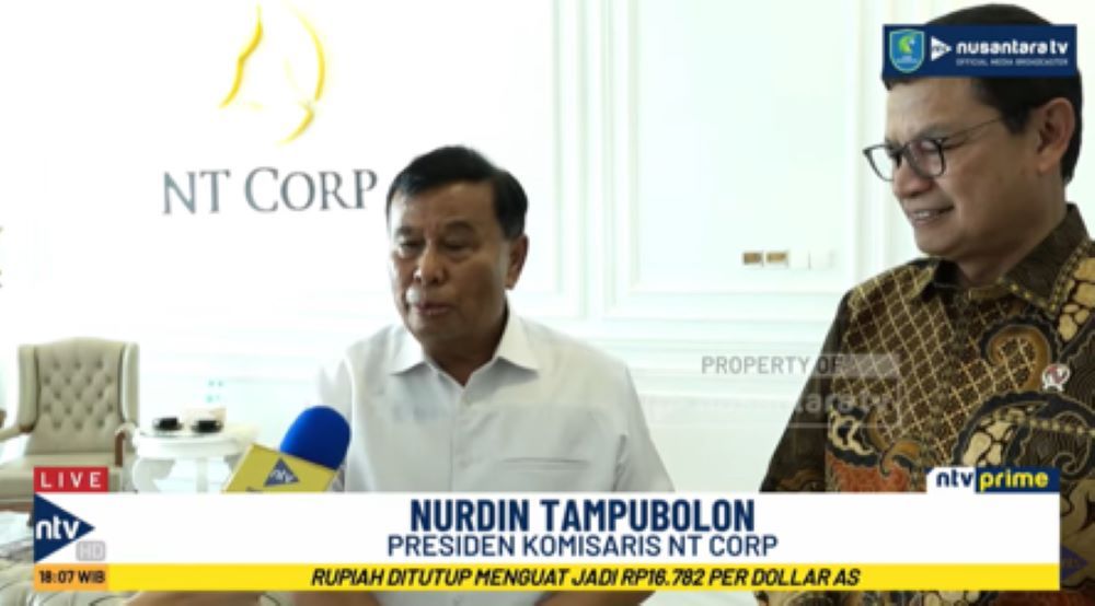 Presiden Komisaris NT Corp Nurdin Tampubolon bersama Kepala BPOM Taruna Ikrar