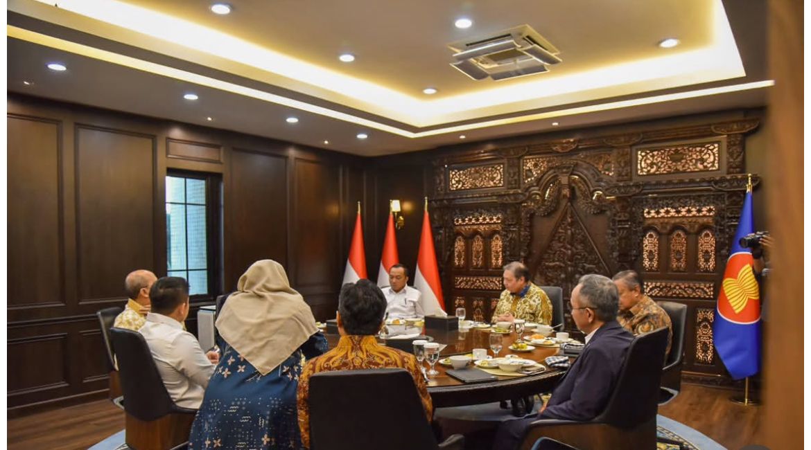 Seskab Teddy Ikuti Brainstorming Ekonomi Bersama Tokoh Nasional di Kantor Kemenko Perekonomian <b>(Istimewa)</b>