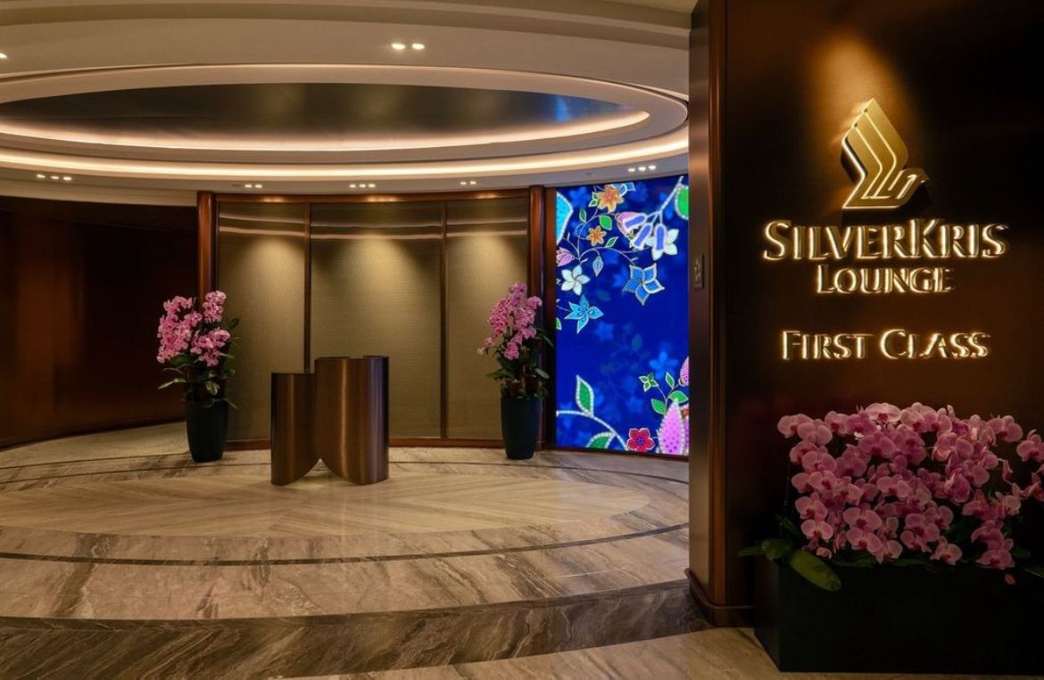 Entrance to the all-new First Class SilverKris Lounge <b>(Singapore Airlines)</b>