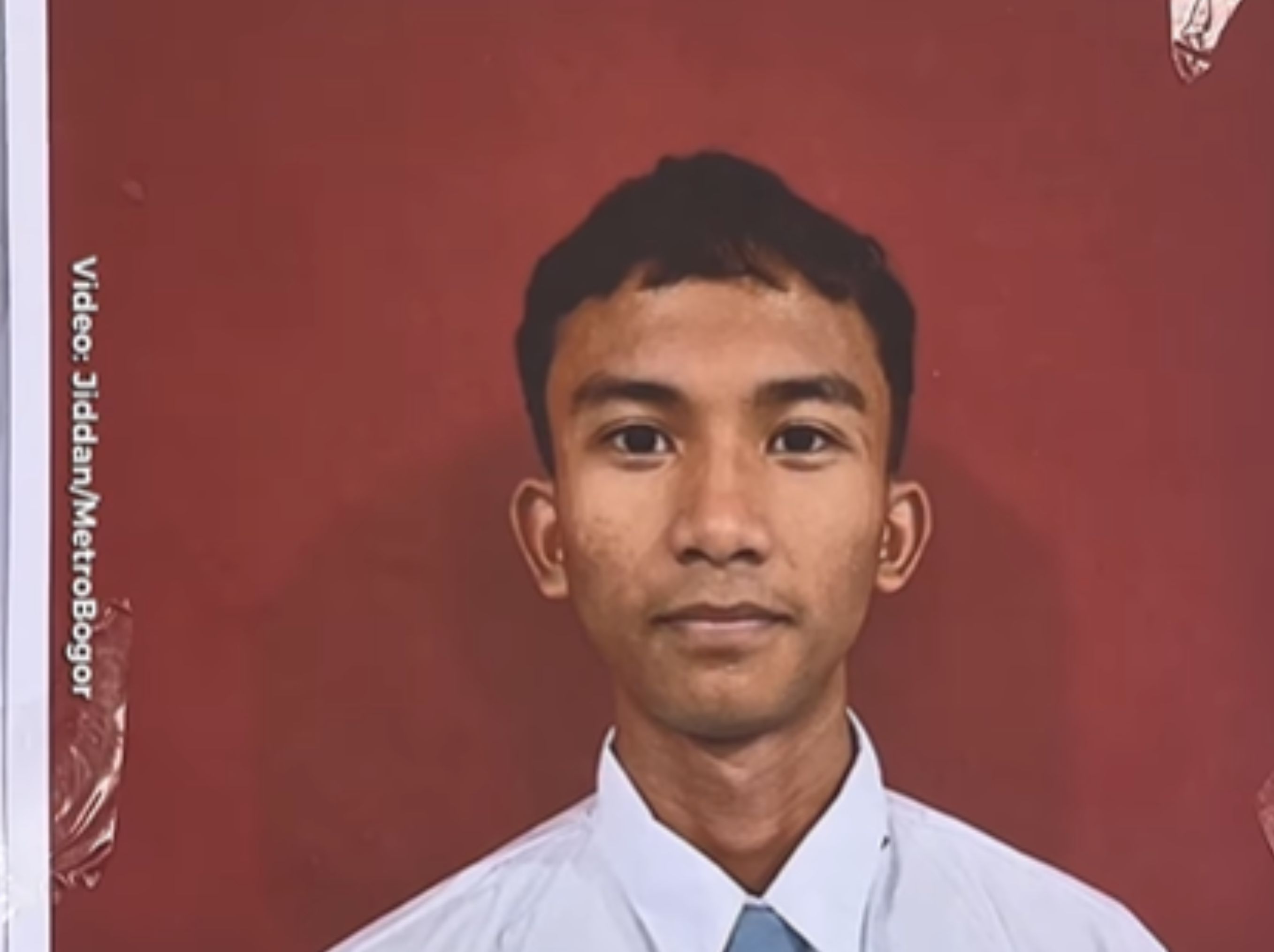 Seorang pelajar berinisial MY (16), siswa SMK di Ciomas, dilaporkan melompat ke aliran Sungai Cisadane dari Jembatan Loji, Kecamatan Bogor Barat, Kota Bogor. <b>(metrobogor_ dan metropolitanid_)</b>