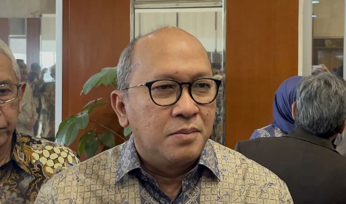 CEO Badan Pengelola Investasi Daya Anagata Nusantara (BPI Danantara) Rosan Roeslani menanggapi pertanyaan awak media di Kompleks Parlemen Senayan, Jakarta, Selasa, 3 Februari 2026. (ANTARA/Arnidhya Nur Zhafira) <b>(Antara)</b>