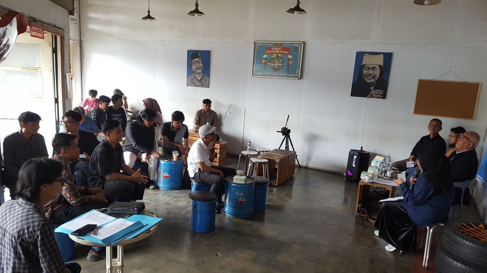 Diskusi publik bertajuk &ldquo;Kembali ke Akar: Pemilihan Kepala Daerah Harus Diserahkan Kembali kepada DPRD&rdquo; digelar di Kopi Garasi Veloce, Tasikmalaya, Jawa Barat, Minggu, 1 Februari 2026. <b>(Istimewa)</b>