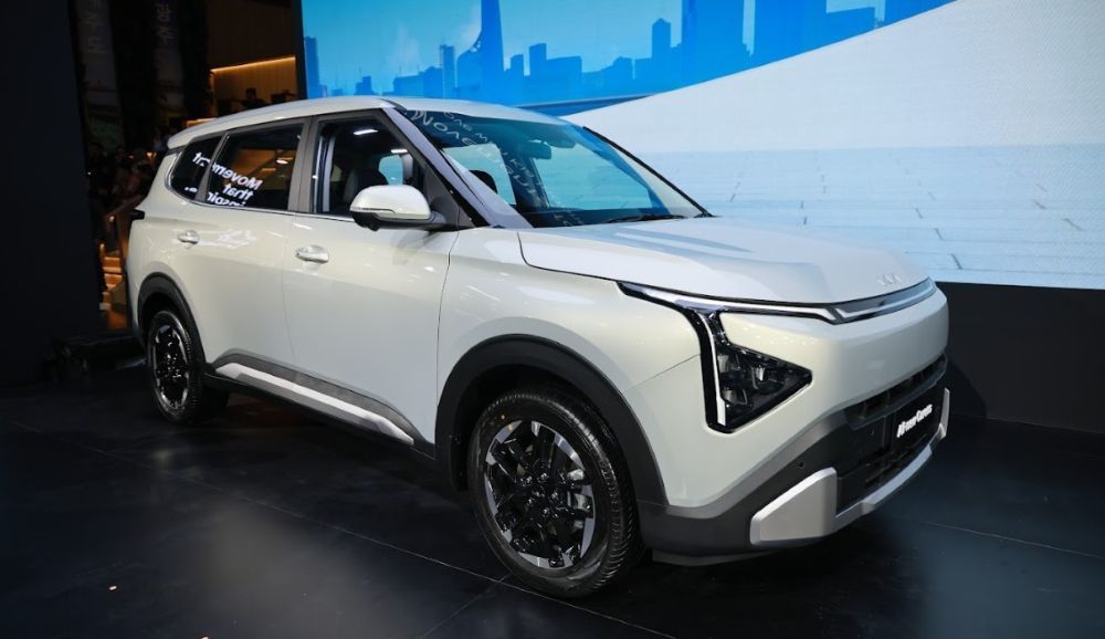 Kia resmi meluncurkan The All New Carens untuk pasar Indonesia bertepatan dengan debut perdananya di IIMS 2026.&nbsp;(Foto: Dok/Istimewa/Adiantoro/KSI)