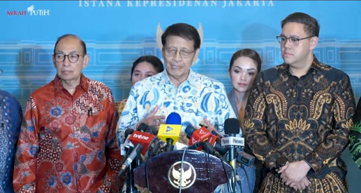 Tokoh dan akademisi politik luar negeri di Istana