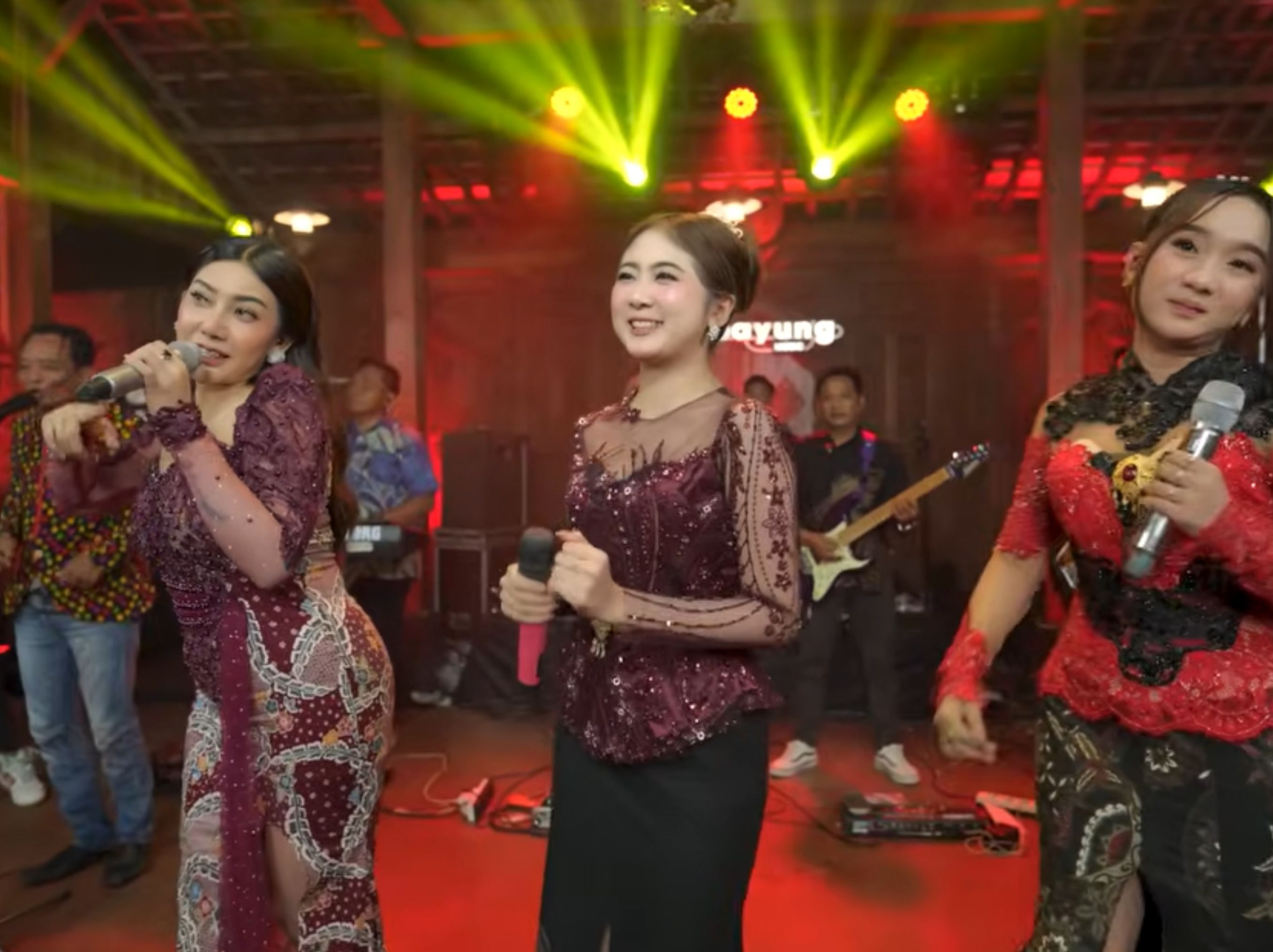 OCHI ALVIRA FEAT SHINTA GISUL, DIVA HANI <b>(YOUTUBE TA PRO MUSIC)</b>