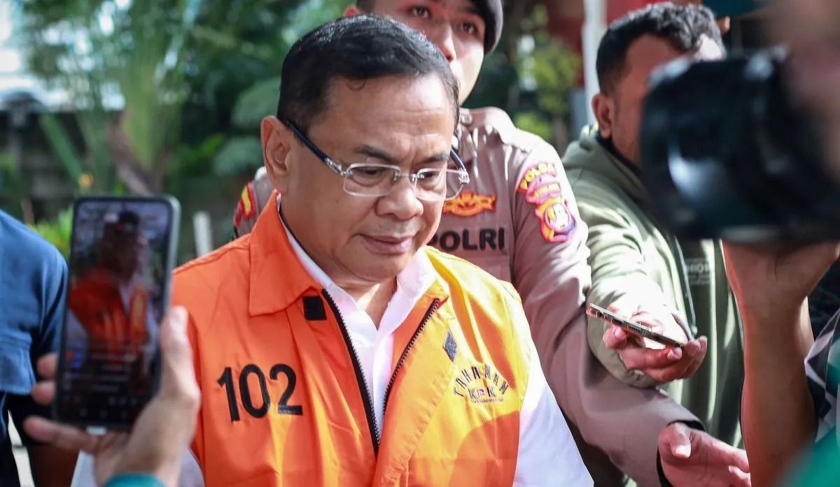 Tersangka kasus dugaan tindak pidana korupsi terkait pemerasan dalam pengisian jabatan perangkat desa di lingkungan Pemerintah Kabupaten Pati, Sudewo berjalan keluar usai menjalani pemeriksaan di Gedung Merah Putih KPK, Jakarta, Jumat, 6 Februari 202 <b>(Antara)</b>