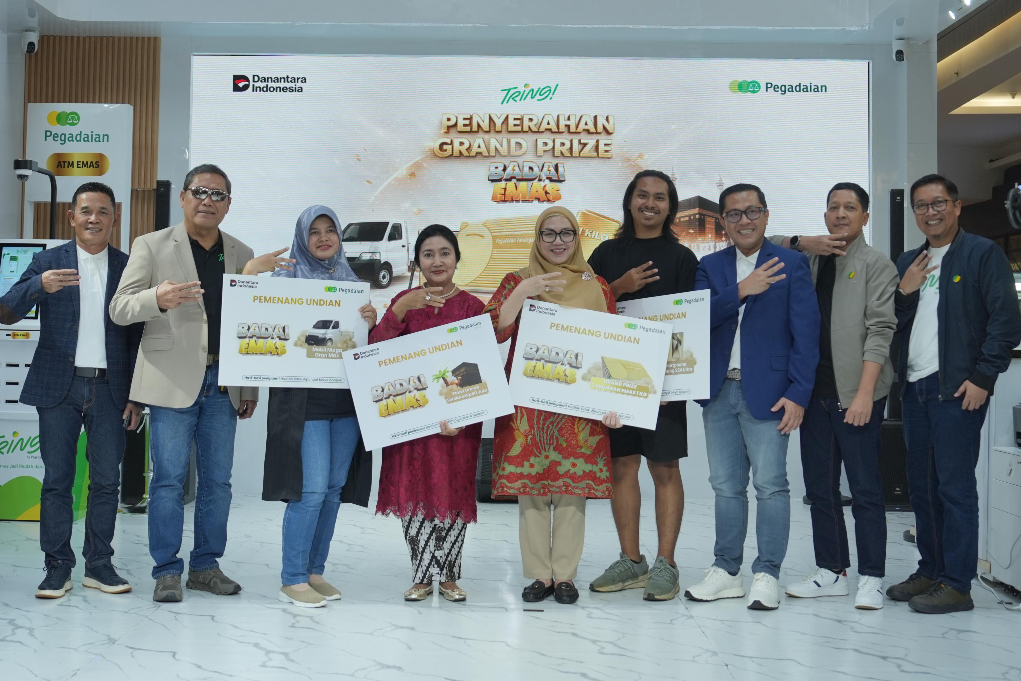 Wujudkan Impian Nasabah, Pegadaian Serahkan Grand Prize Emas 1 Kg di Tring! Digital Lounge <b>(Pegadaian)</b>