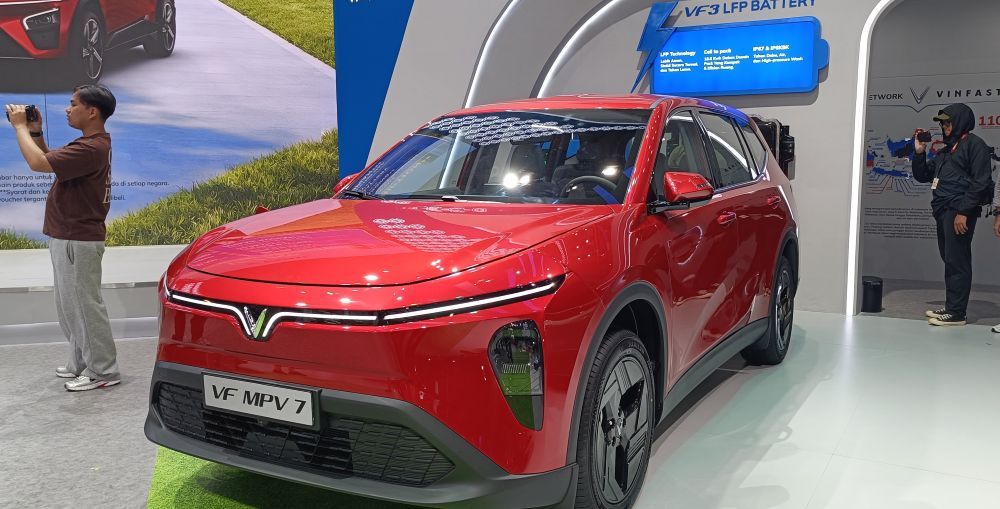 VinFast memperkenalkan mobil listrik terbaru, VinFast VF MPV 7. (Foto: Adiantoro/NTV)