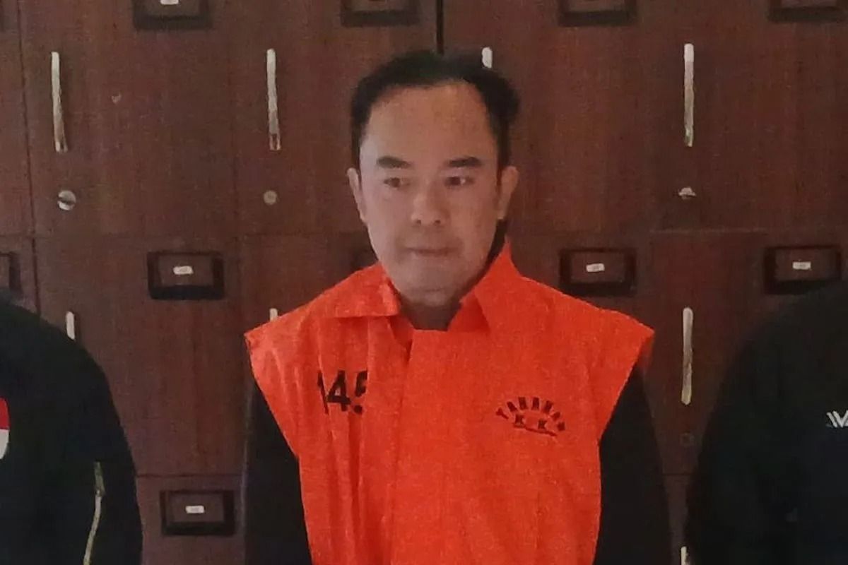 Pemilik PT Blueray Cargo sekaligus tersangka kasus dugaan suap dan gratifikasi terkait importasi barang KW di lingkungan Direktorat Jenderal Bea dan Cukai Kementerian Keuangan, yakni John Field. ANTARA/HO-KPK <b>(Antara)</b>