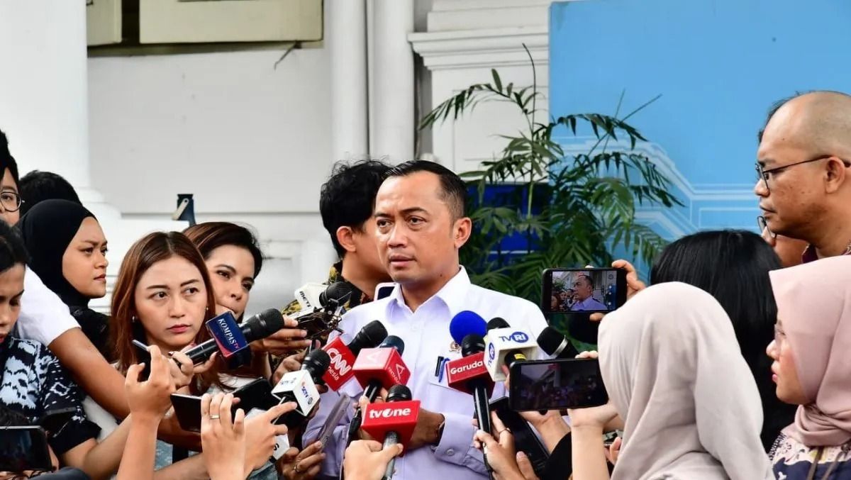 Menteri Sekretaris Negara (Mensesneg) Prasetyo Hadi menjawab pertanyaan wartawan saat dia ditemui di Kompleks Istana Kepresidenan RI, Jakarta, Senin, 9 Februari 2026. ANTARA/HO-BPMI Sekretariat Presiden. <b>(Antara)</b>
