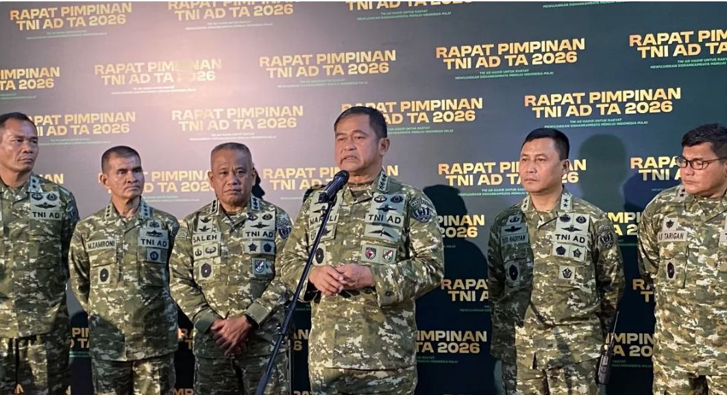 Kepala Staf TNI Angkatan Darat (KSAD) Jenderal TNI Maruli Simanjuntak (ketiga kanan)  <b>(Antara)</b>