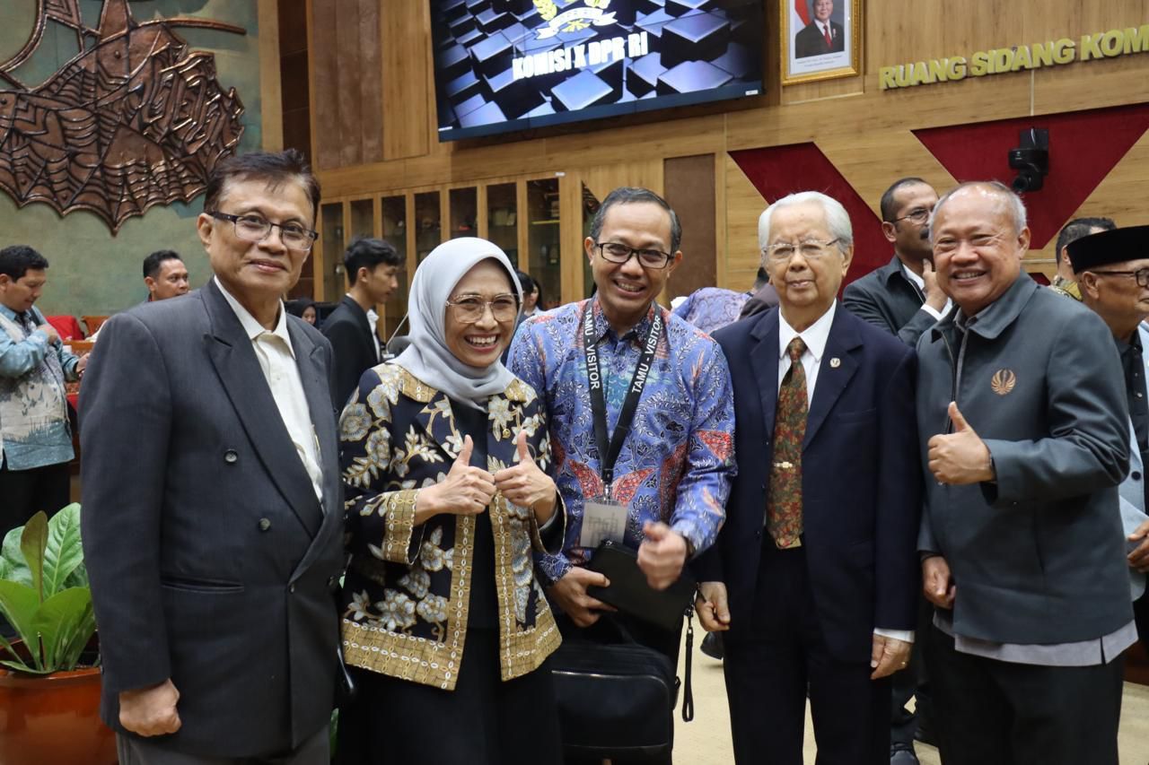 Rektor Universitas Paramadina, Prof Didik J Rachbini usai rapat dengan DPR, Selasa, 10 Februari 2026.  <b>(Dok. Pribadi)</b>