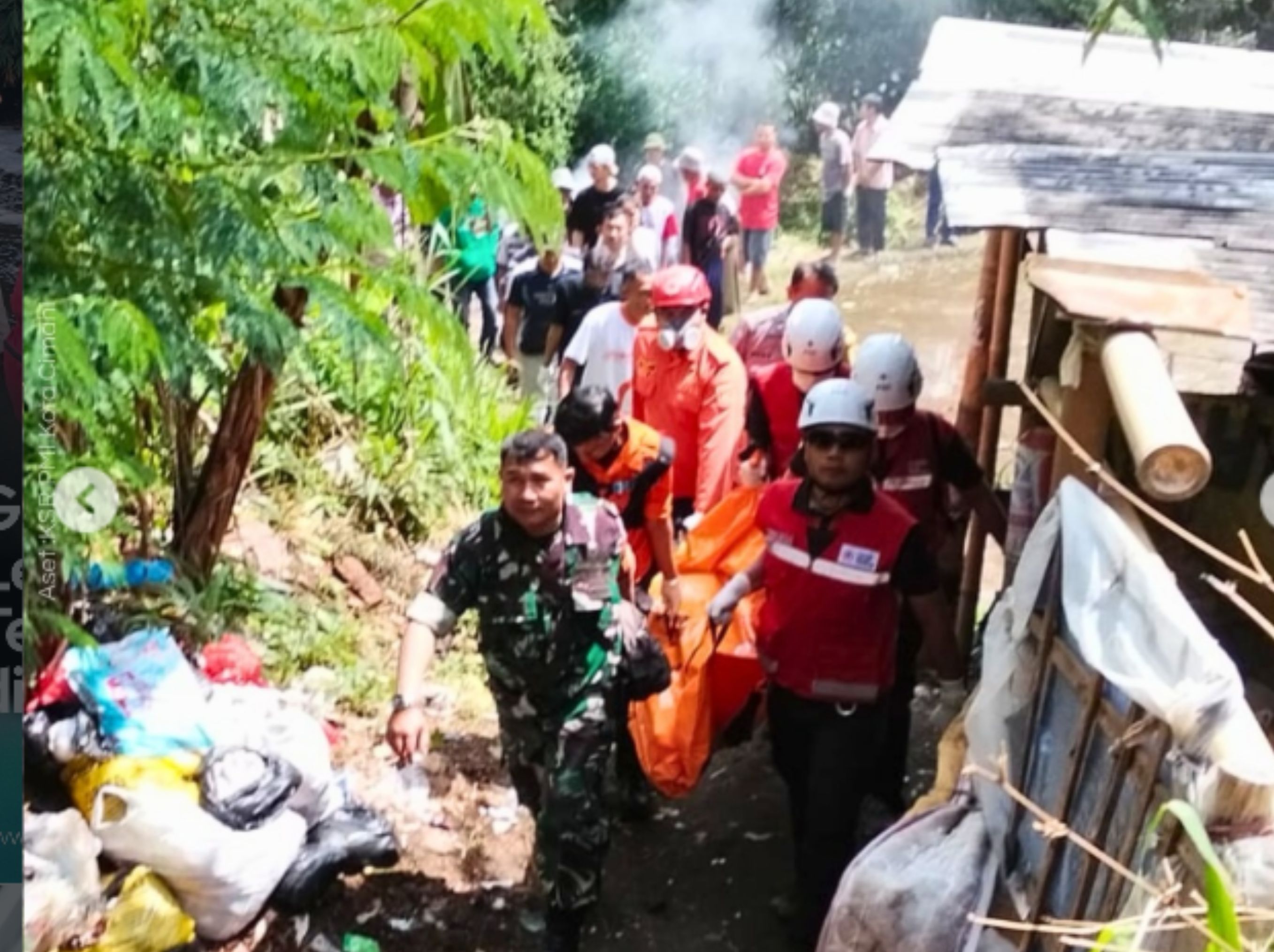 Warga Kampung Cibogo RT 04 RW 06, Kelurahan Leuwigajah, Kecamatan Cimahi Selatan, digegerkan dengan penemuan sesosok m*yat tidak dikenal berjenis kelamin laki-laki di Sungai Cibogo, Kamis (12/2/2026) pagi sekitar pukul 08.30 WIB. <b>(INFO CIMAHI)</b>