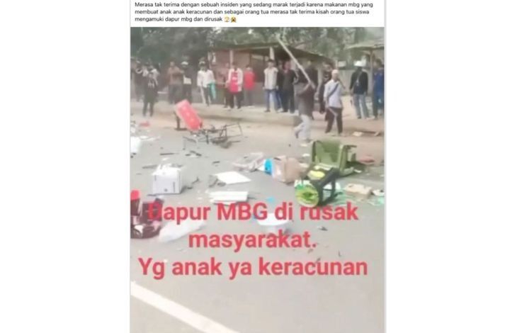 Unggahan yang menarasikan foto dapur MBG dirusak masyarakat akibat anaknya keracunan. Faktanya, foto peristiwa tersebut tidak memiliki hubungan dengan dapur MBG maupun kasus keracunan siswa di Indonesia. (Facebook) <b>(Antara)</b>