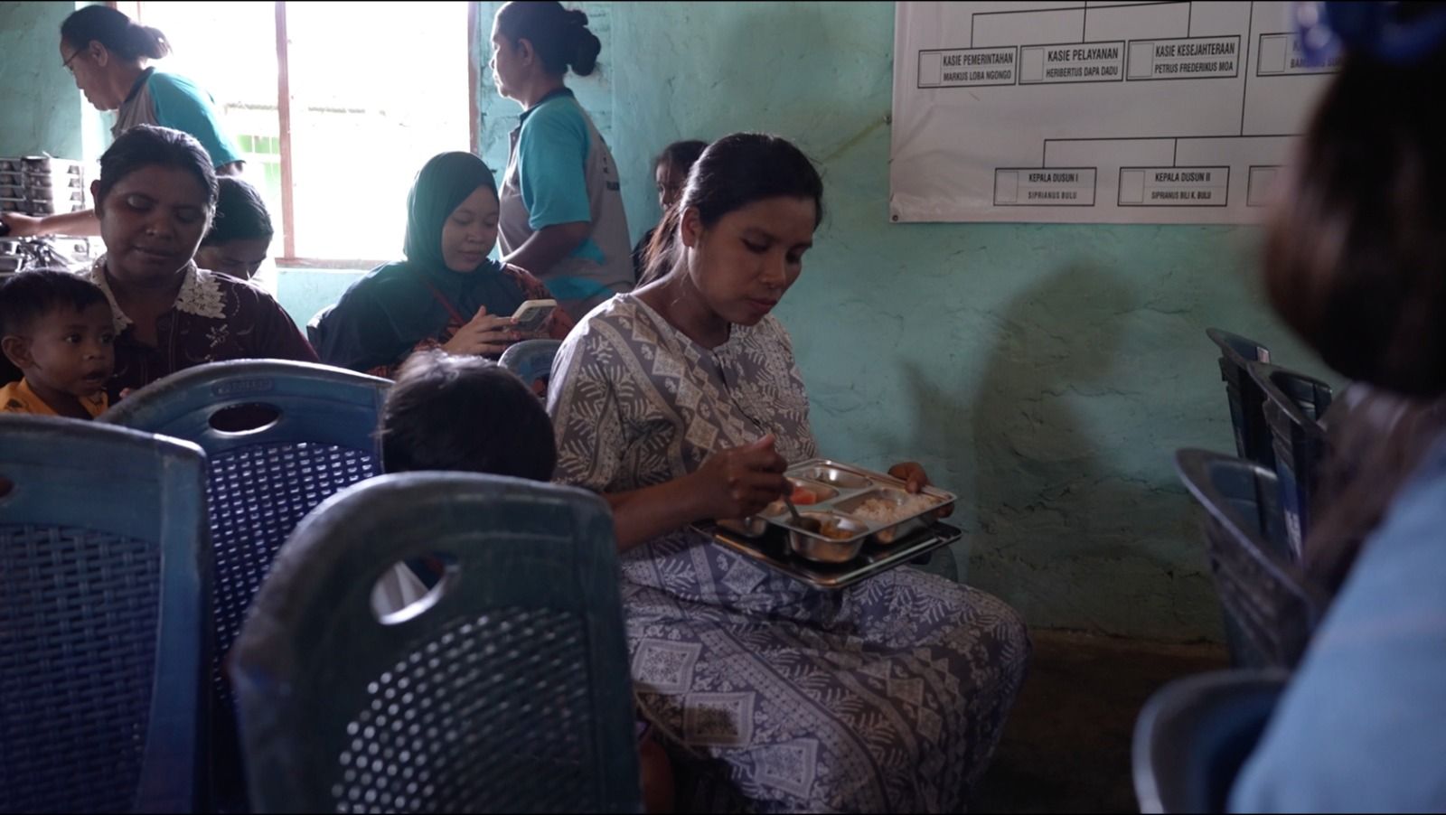 Program Makan Bergizi Gratis (MBG) telah berjalan lebih dari enam bulan di Posyandu Pos 1 Desa Radamata Kota Tambolaka, Sumba Barat Daya, Nusa Tenggara Timur (NTT),&nbsp;untuk&nbsp;ibu hamil (bumil), ibu menyusui (busui), dan balita. <b>(Istimewa)</b>