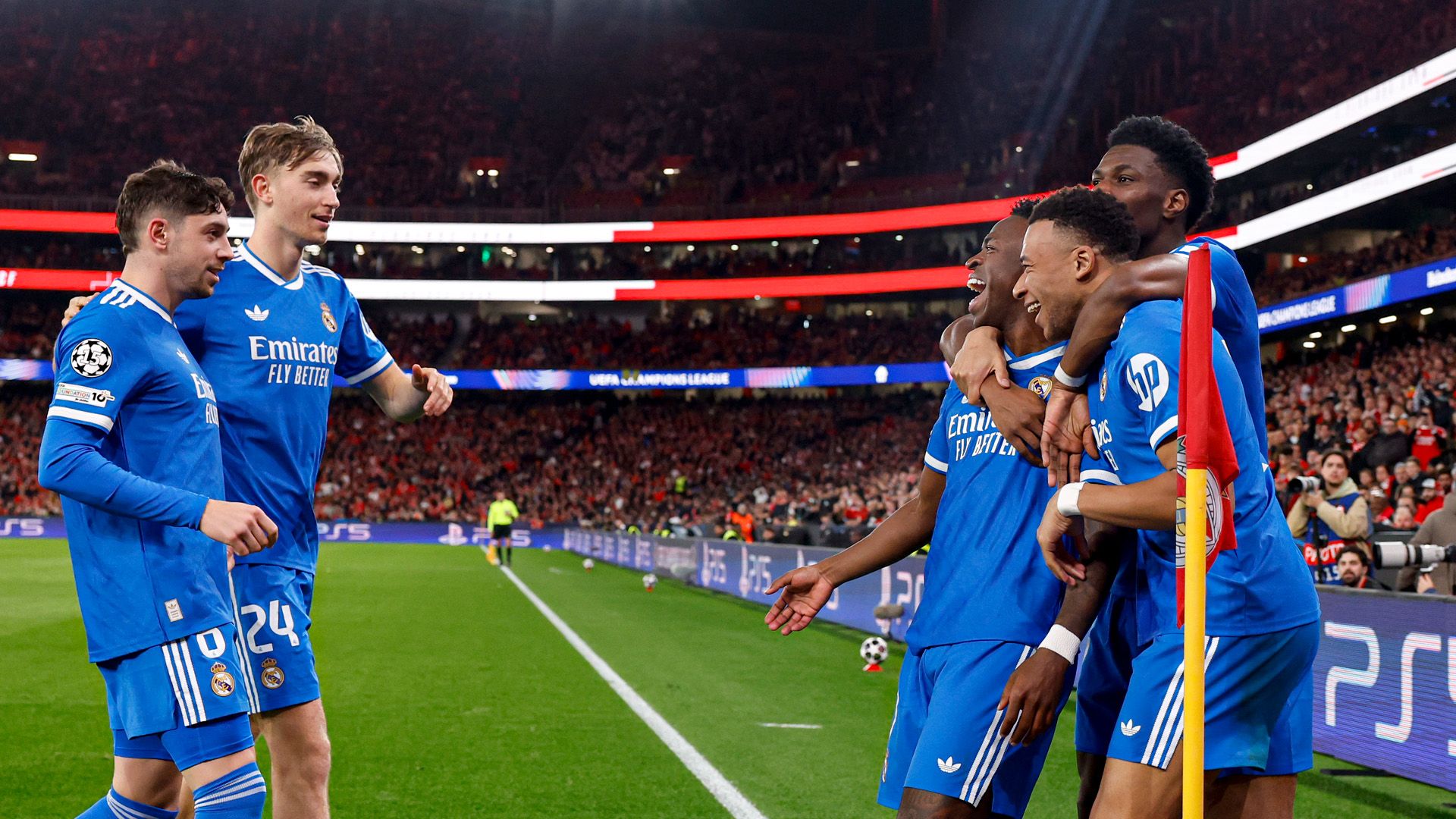 Real Madrid <b>(X: Real Madrid)</b>