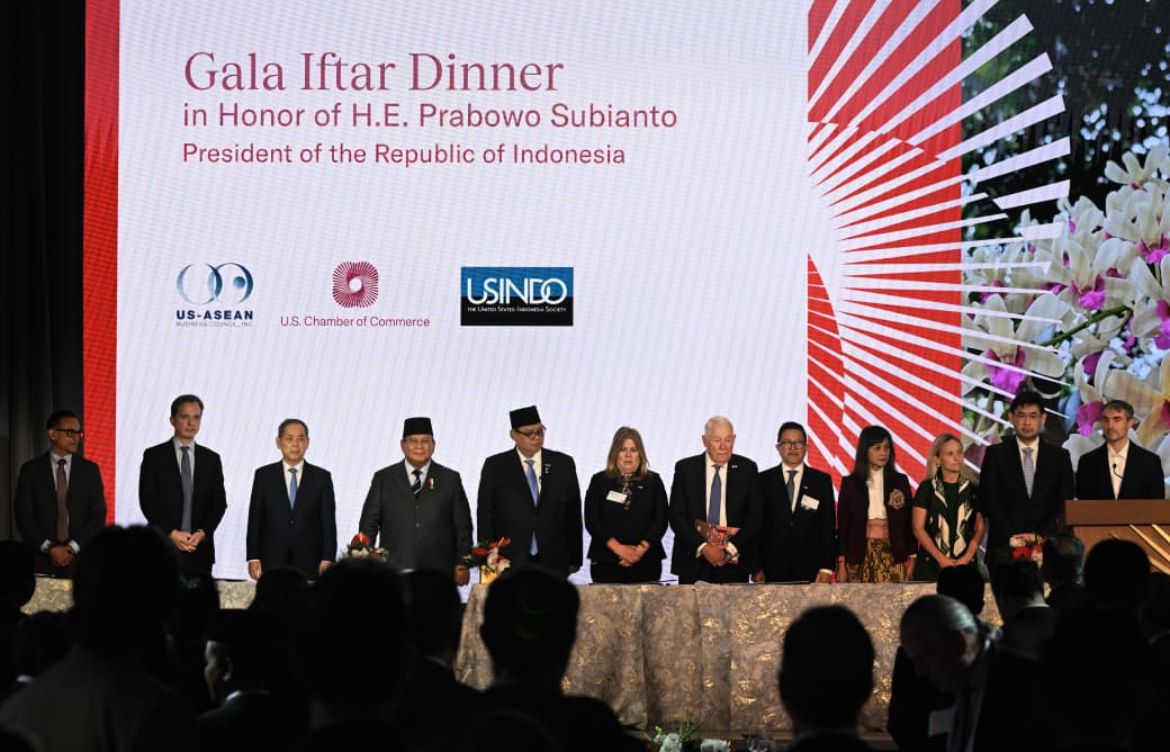 Prabowo Subianto dalam acara Gala Iftar Dinner Business Summit di U.S. Chamber of Commerce, Washington DC <b>(Sekretariat Presiden)</b>