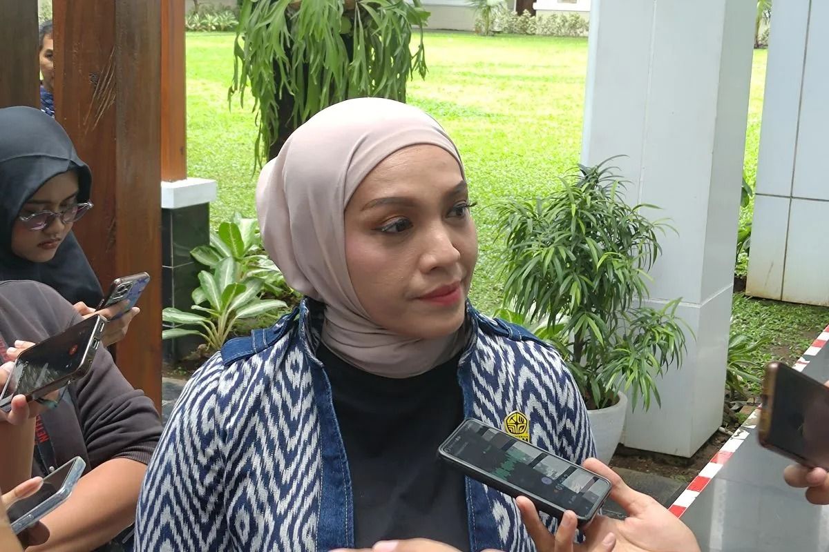 Juru Bicara Kementerian Energi dan Sumber Daya Mineral (ESDM) Dwi Anggia memberikan keterangan kepada pers di Jakarta, Jumat, 20 Februari 2026. ANTARA/Aria Ananda. <b>(Antara)</b>