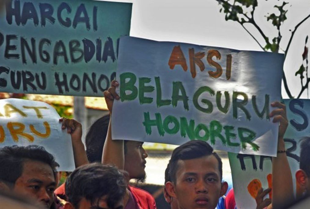 Ilustrasi aksi guru honorer.  <b>(Antara)</b>