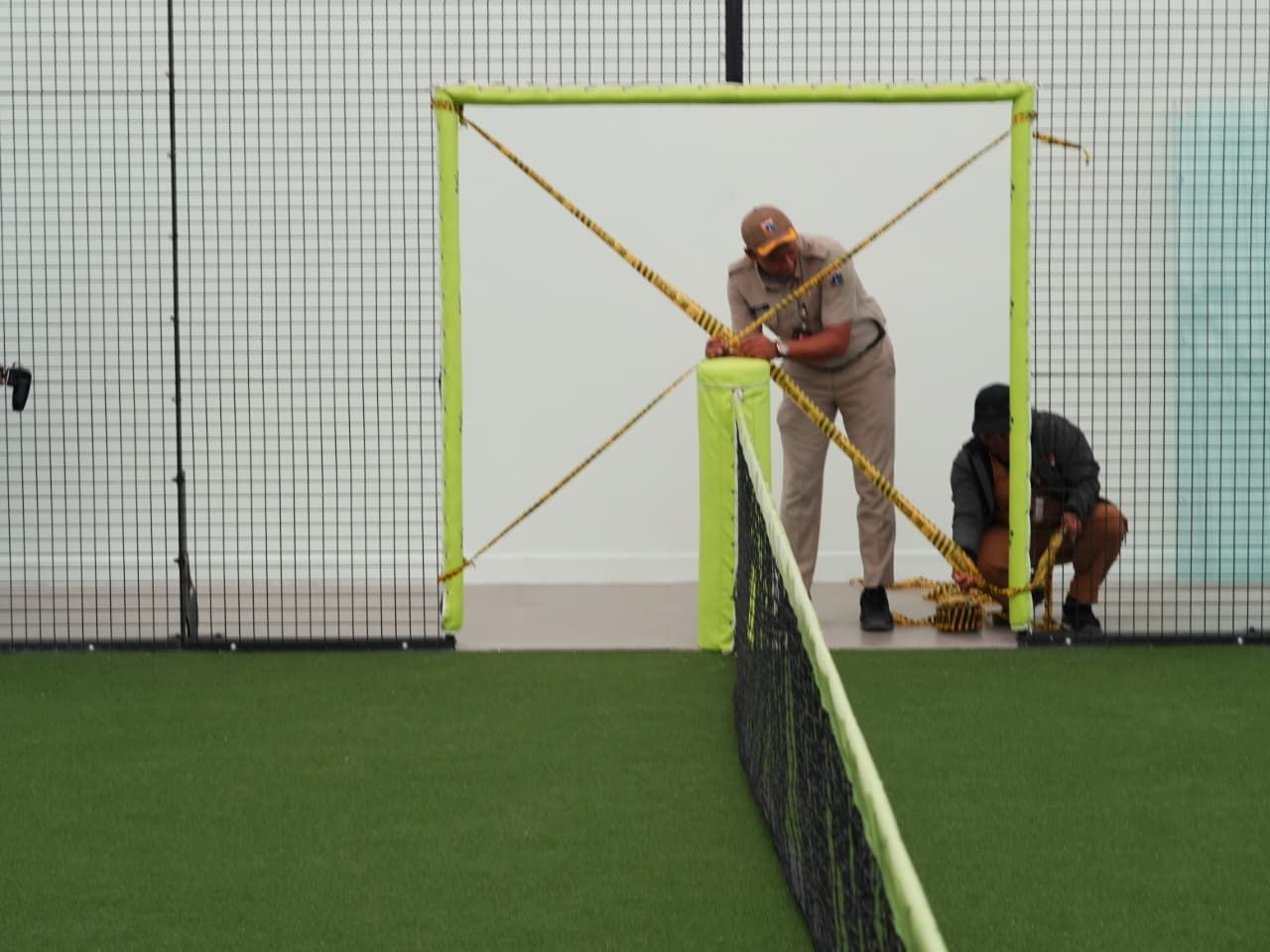 Pemkot Jakbar Segel Bangunan MMT Padel di SPB Kembangan  <b>(Pemkot Jakbar)</b>