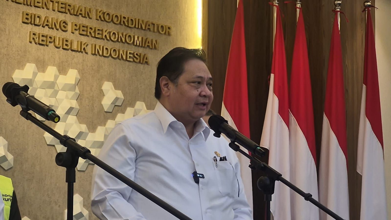 Menteri Koordinator Bidang Perekonomian Airlangga Hartarto menyampaikan tunjangan hari raya (THR) bagi pegawai swasta wajib dibayar penuh, tidak boleh dicicil. <b>(Ntvnews.id-Muslimin Trisyuliono)</b>