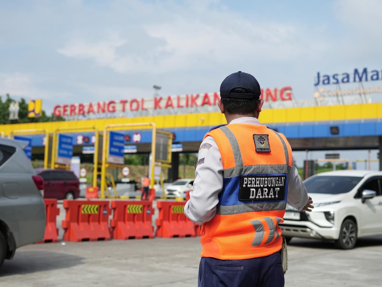 Pengaturan lalu lintas jalan tol Satu Arah (one way), Contra Flow, dan Ganjil-Genap pada saat arus mudik Lebaran 2026. <b>(Istimewa)</b>
