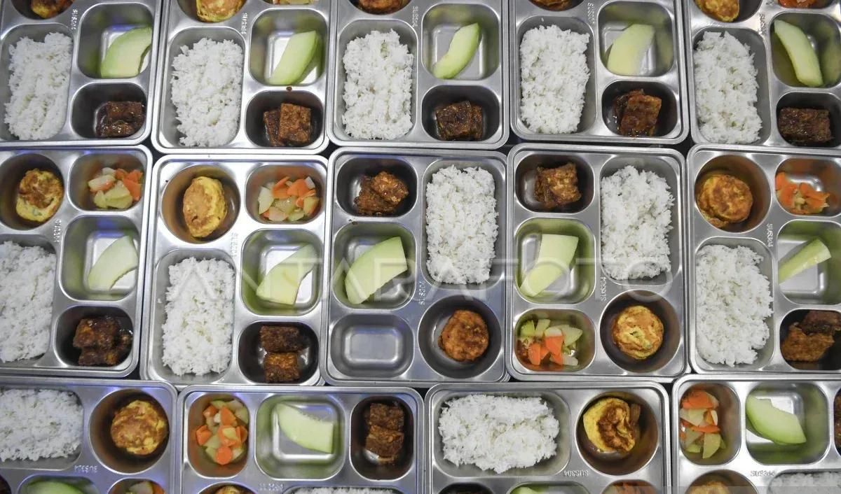 Ilustrasi - Menu Makanan Bergizi Gratis (MBG) hasil olahan Satuan Pelayanan Pemenuhan Gizi (SPPG) di Samarinda Ulu Jawa, Kalimantan Timur. (ANTARA FOTO/M Risyal Hidayat) <b>(Antara)</b>