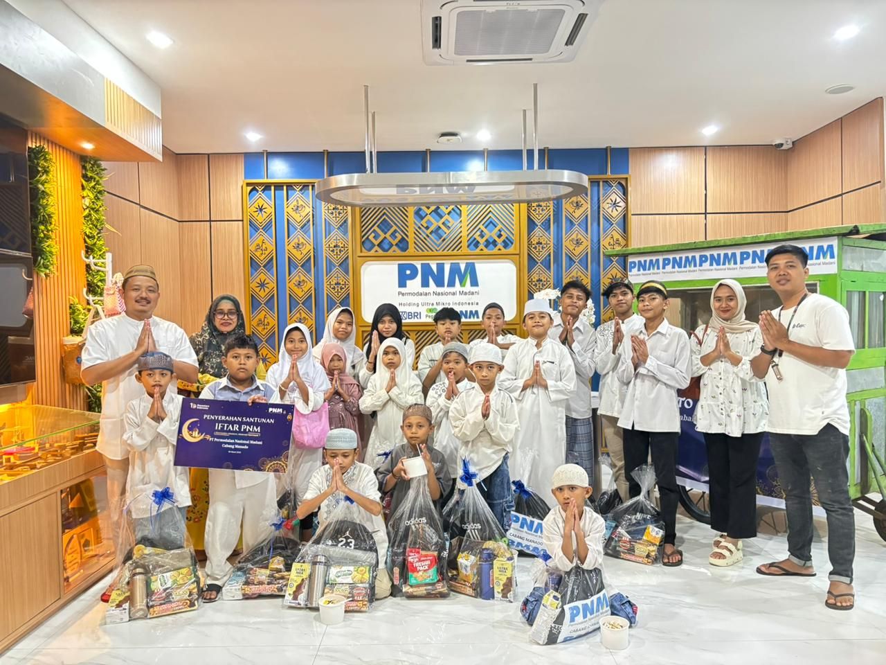 Ramadan Madani, Maknai Harmoni: Dari Sabang hingga Merauke, PNM Tebar Kebaikan untuk Anak Yatim dan Dhuafa <b>(PNM)</b>