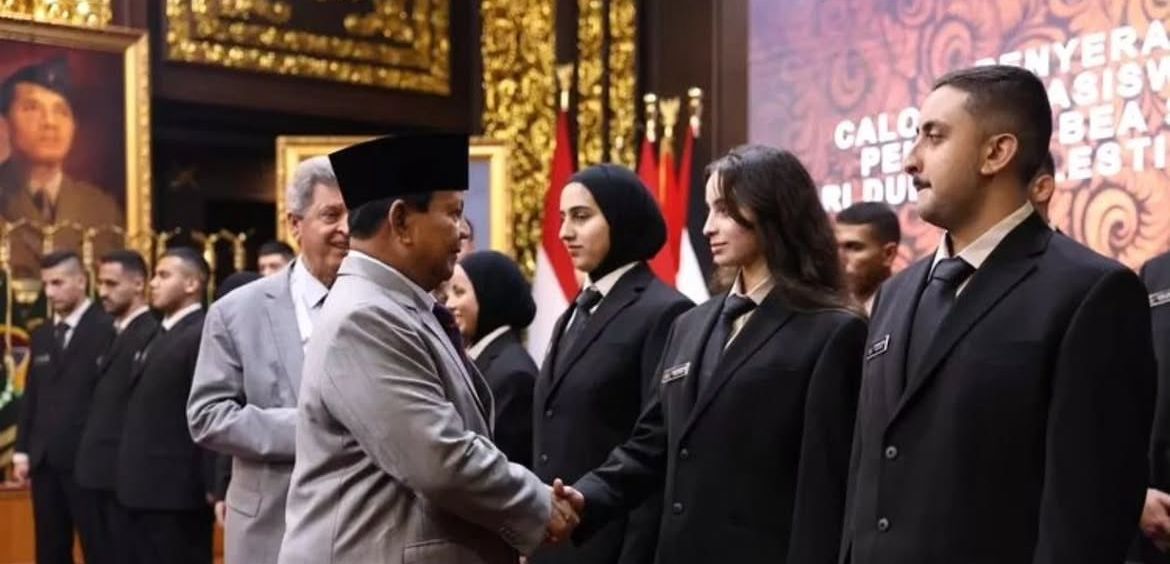 Jakarta -&nbsp;  *Presiden Prabowo Gelar Lima Rapat di Hambalang, Bahas Pendidikan, Geopolitik hingga Kesiapan Mudik Lebaran* <b>(Istimewa)</b>