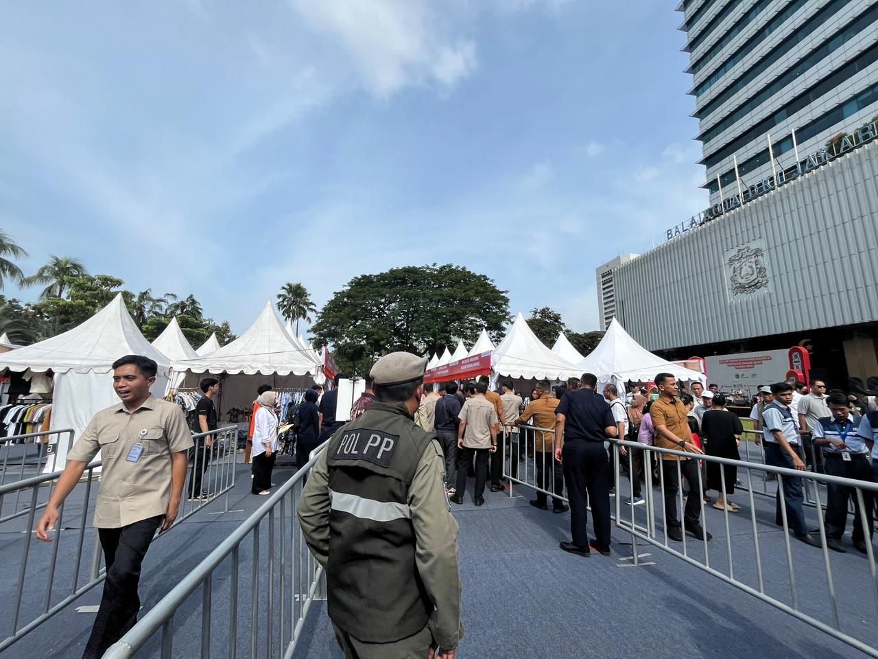 Bazar Prime Ramadan di Balai Kota DKI <b>(NTVNews.id/Adiansyah)</b>