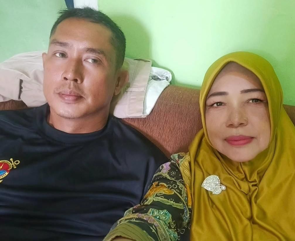 AR bersama istri sirinya, DH.  <b>(Instagram)</b>