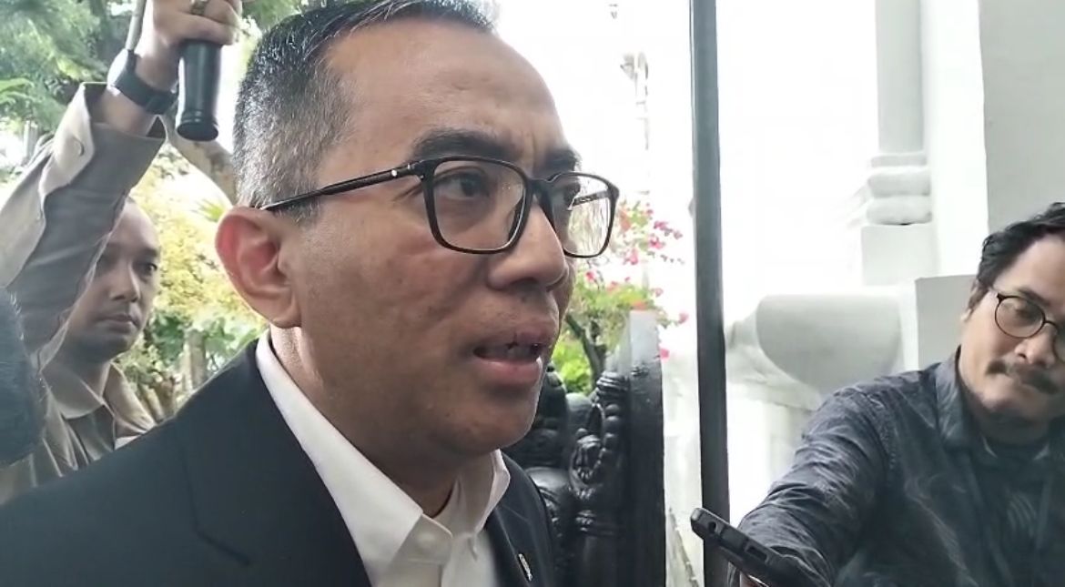 Menteri Pendidikan Tinggi, Sains, dan Teknologi Brian Yuliarto bertemu dengan Presiden Prabowo Subianto di Istana Kepresidenan  <b>(NTVnews)</b>