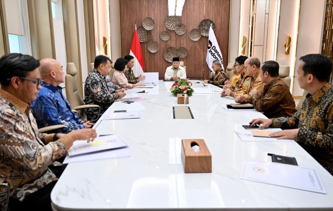 Presiden Prabowo Bahas Dampak Konflik Timur Tengah terhadap Ekonomi Global bersama DEN dan Sejumlah Menteri <b>(Istimewa)</b>