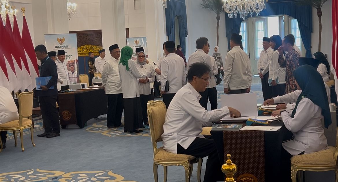Momen Para Menteri Kabinet Merah Putih Lakukan Pembayaran Zakat di Istana Negara <b>(NTVnews)</b>