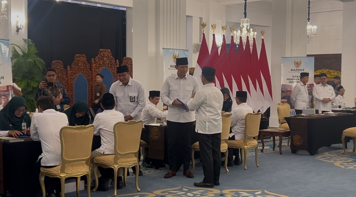 Momen Para Menteri Kabinet Merah Putih Lakukan Pembayaran Zakat di Istana Negara <b>(NTVnews)</b>