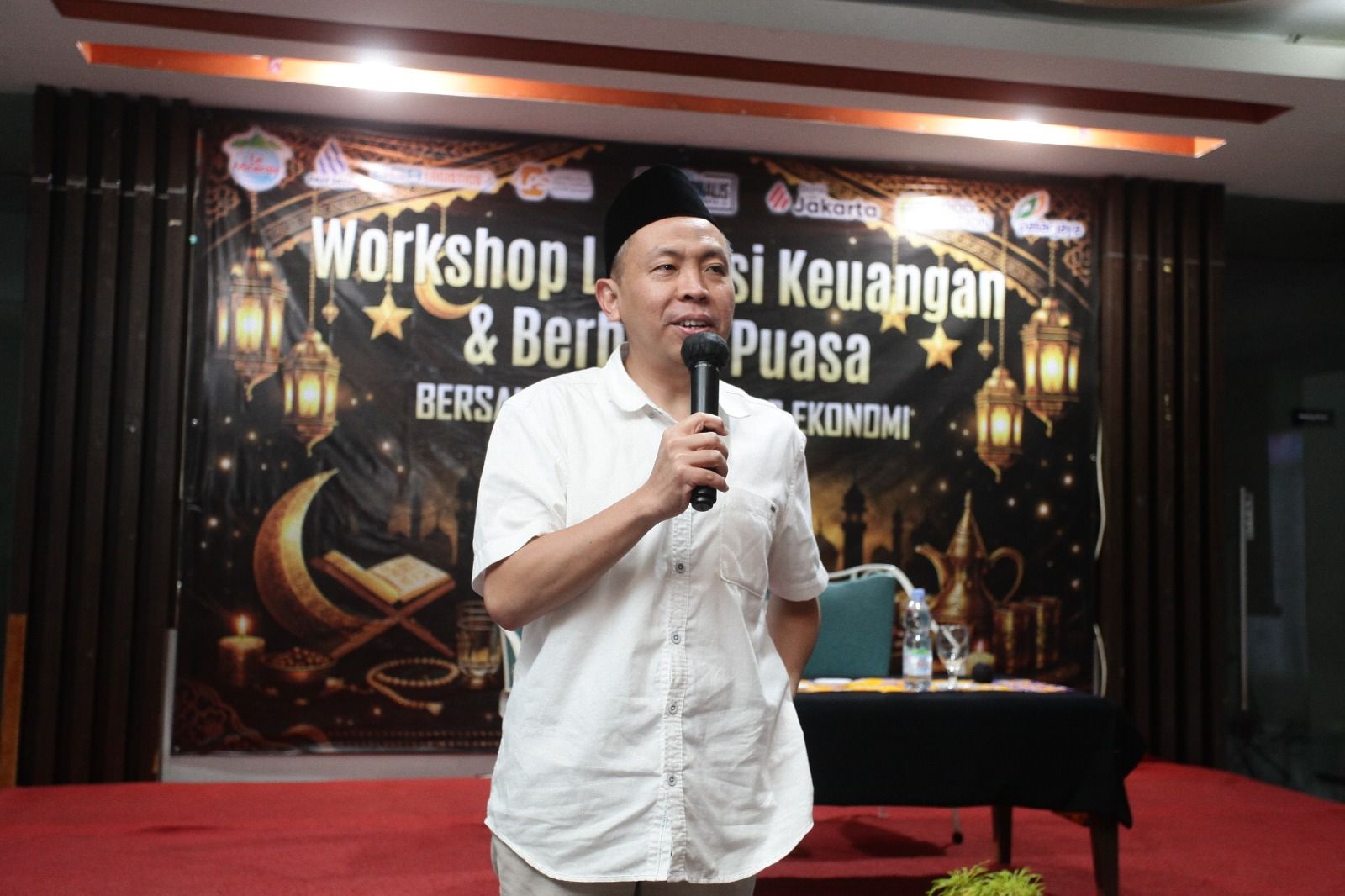 Direktur Group Hubungan Lembaga LPS. Nur Budiantoro