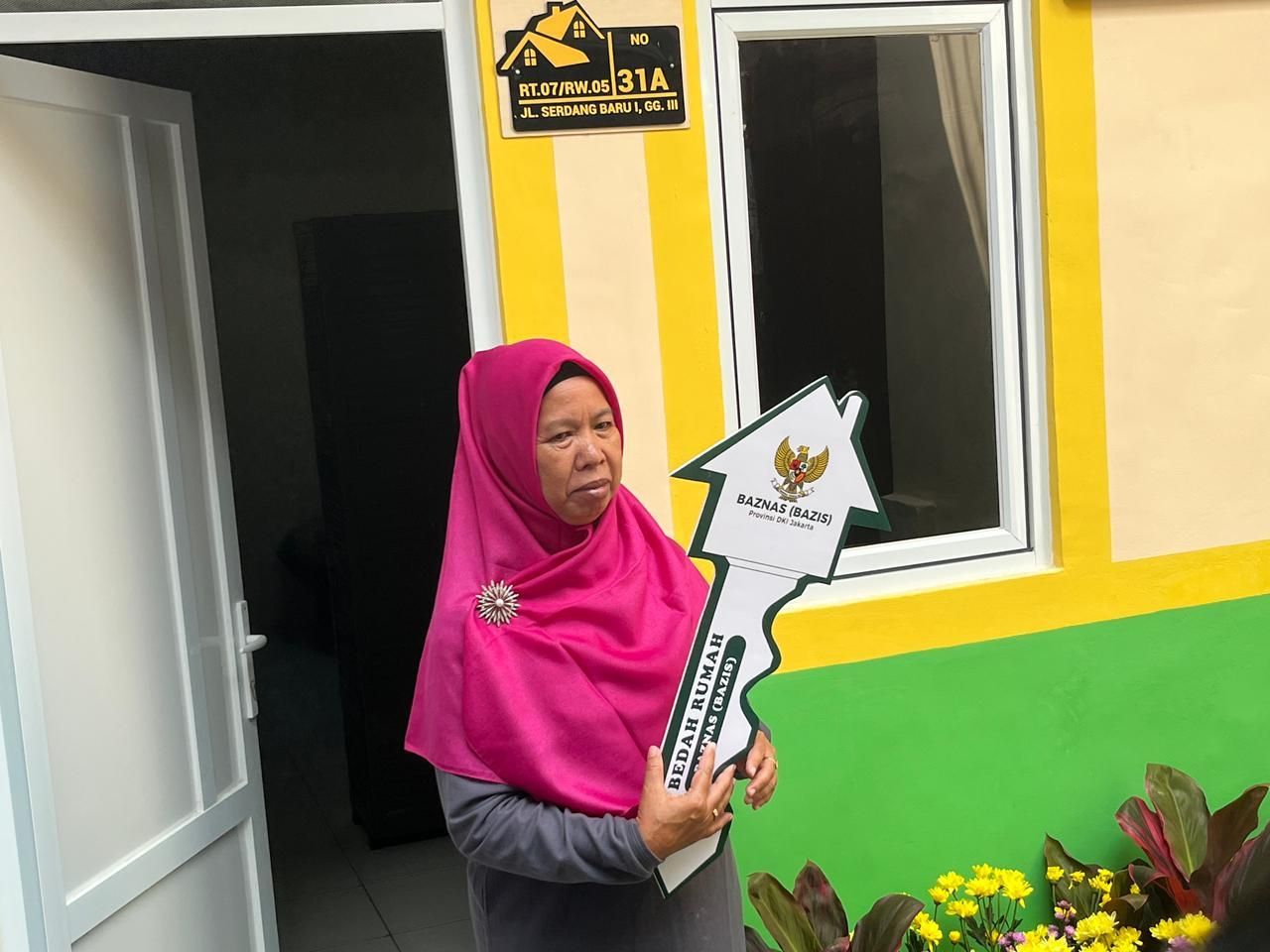 Bedah rumah di kelurahan Serdang, Kecamatan Kemayoran, Kota Adm. Jakarta Pusat <b>(NTVNews.id/Adiansyah)</b>