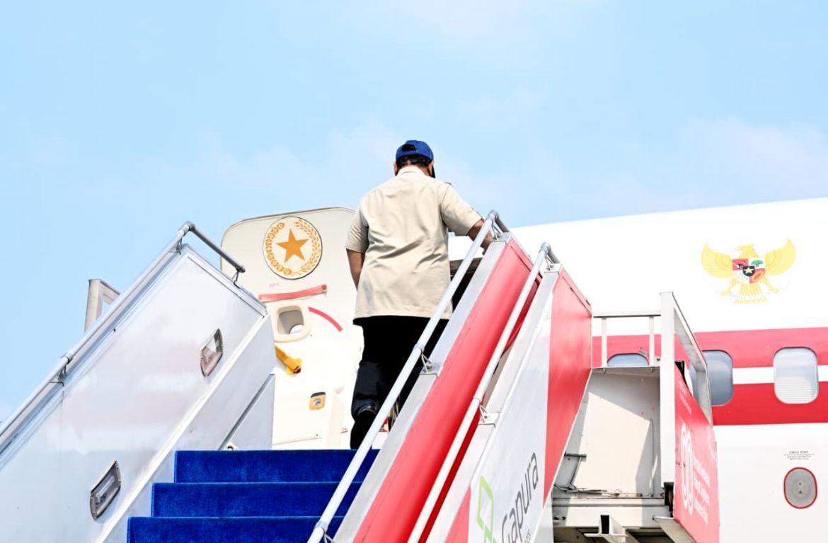 Prabowo Subianto bertolak menuju Medan, Provinsi Sumatra Utara pada Jumat, 20 Maret 2026 guna melakukan kunjungan kerja <b>(Sekretariat Presiden)</b>