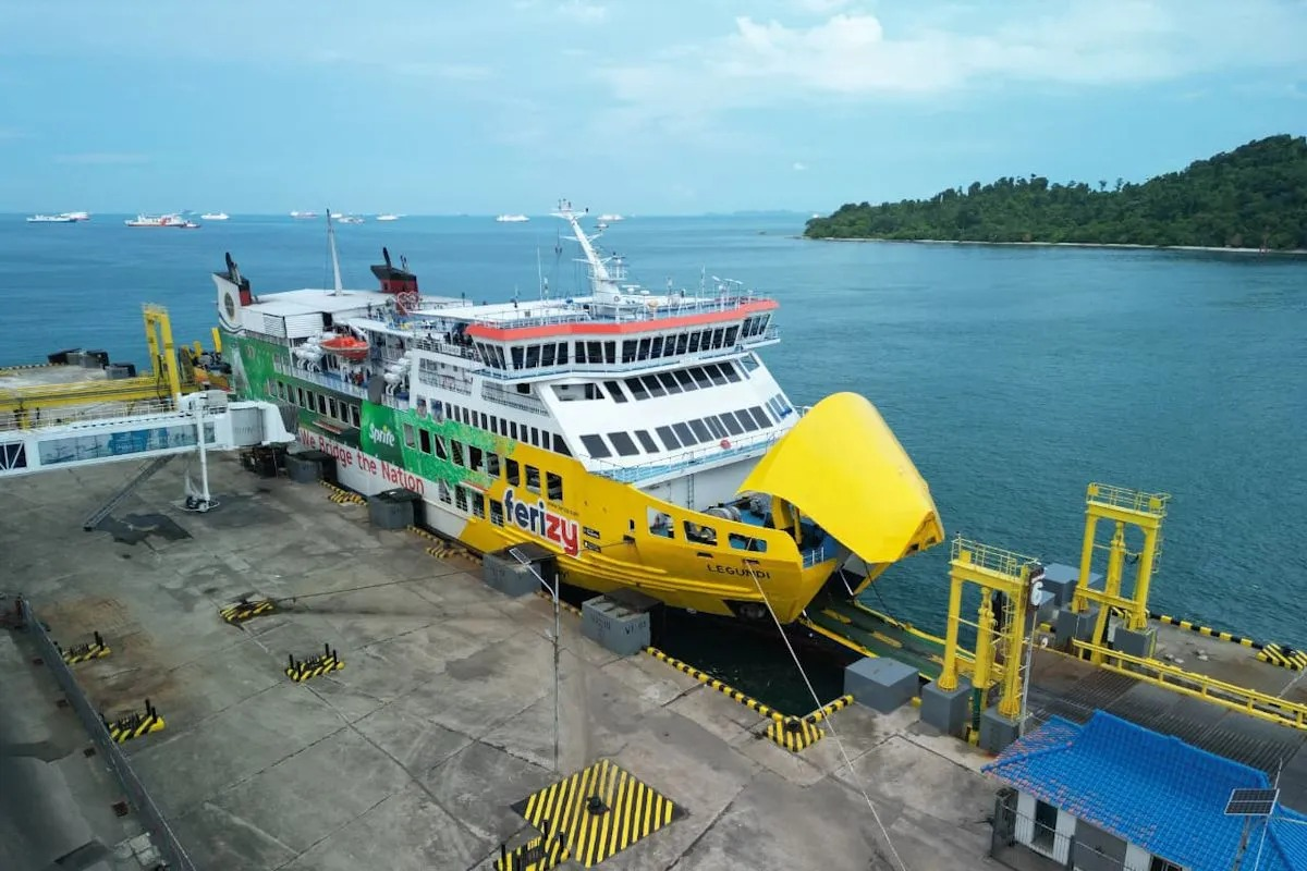 Dokumentasi - Kapal penyeberangan ferry milik PT ASDP sedang berlabuh. ANTARA/HO-ASDP <b>(Antara)</b>