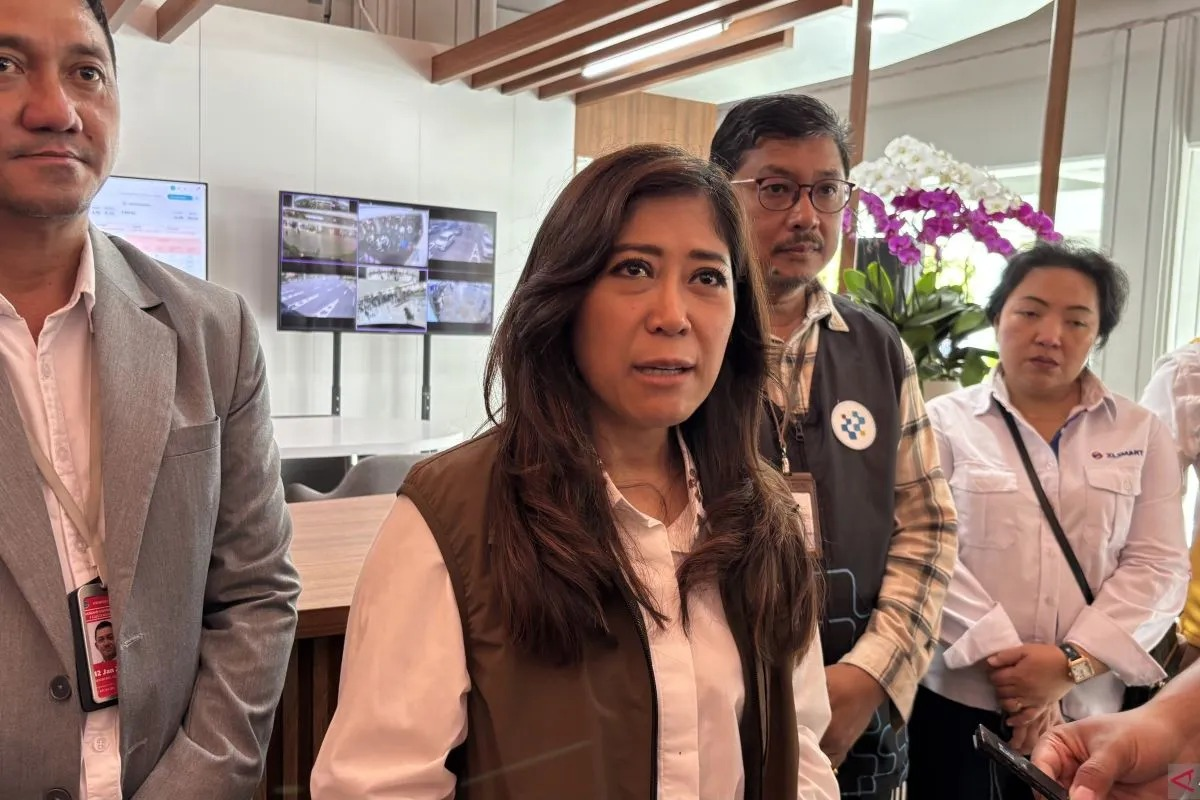 Menkomdigi Meutya Hafid bahas soal layanan data seluler masih nyala saat Hari Raya Nyepi di Bali, Badung, Selasa 24/3/2026. (ANTARA/Ni Putu Putri Muliantari) <b>(Antara)</b>